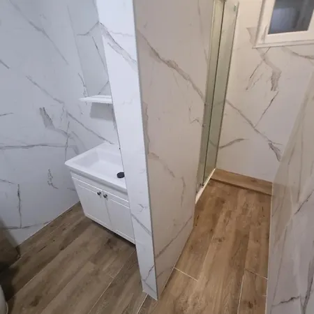 Holidey Jukic K * Seline