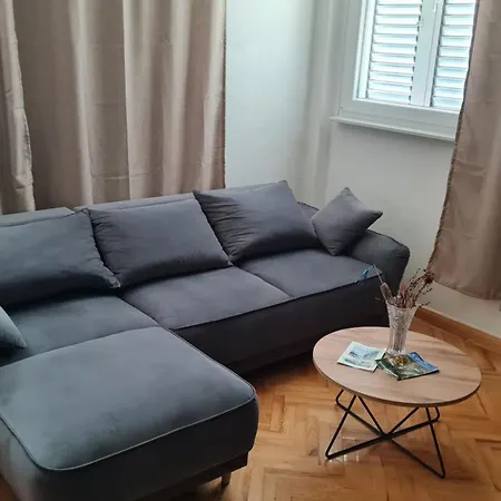 Holidey Jukic K Seline