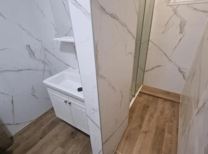 Holidey Jukic K * Seline