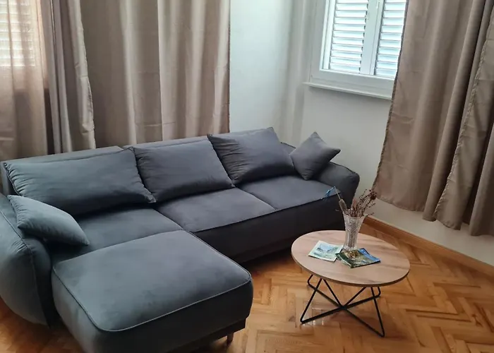 Holidey Jukic K Seline